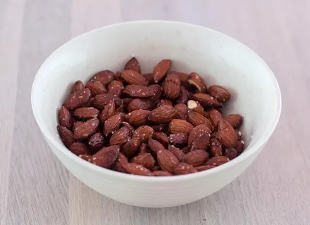 تصویر 2 از قیمت بادام درختی شور + پخش تولید ی عمده کارخانه